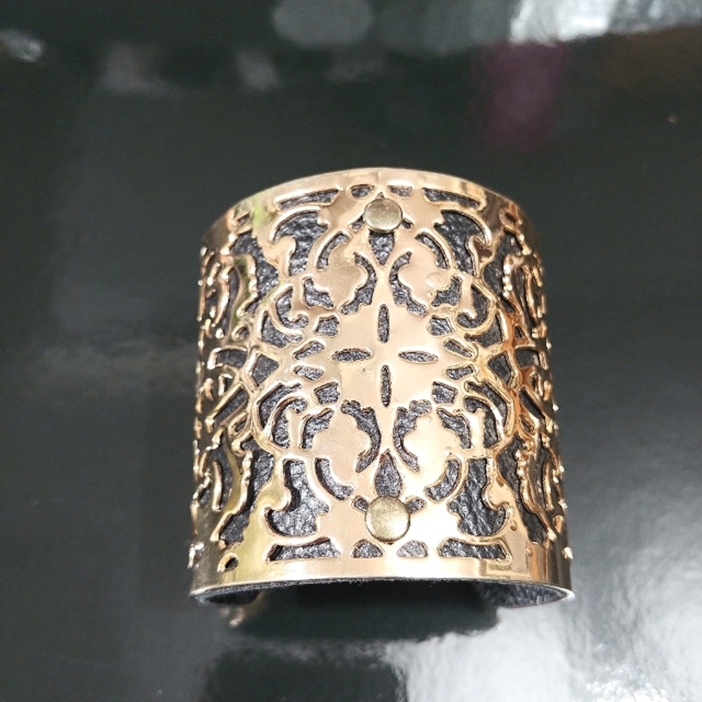 Gold filagree large cuff bracelet NWT